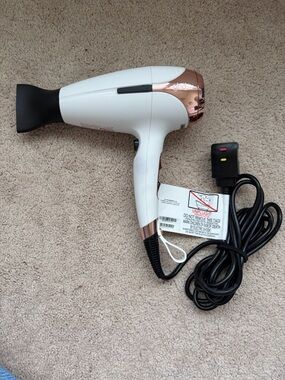 GHD HELIOS™ 1875W ADVANCED PROFESSIONAL HAIR DRYER IN WHITE